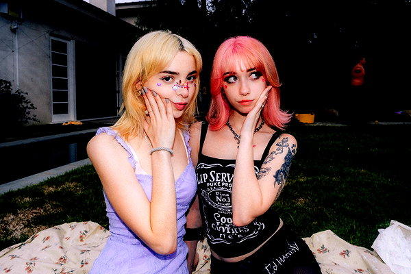 Archived image from @iluvmeww on Instagram