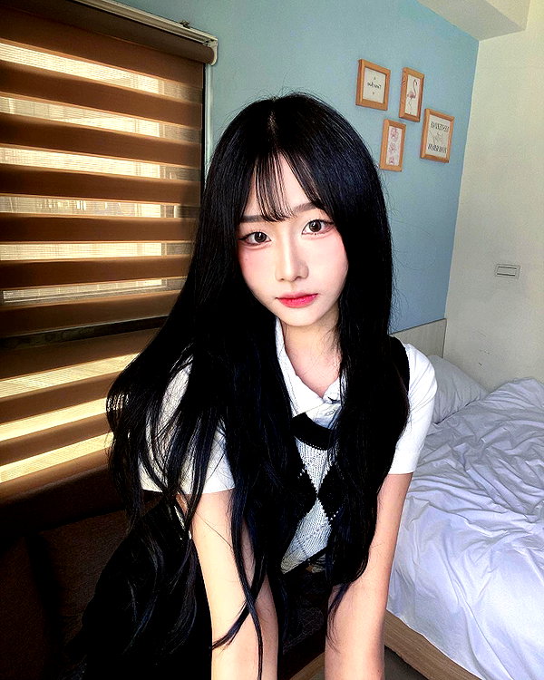 lai_931201 instagram image archive image