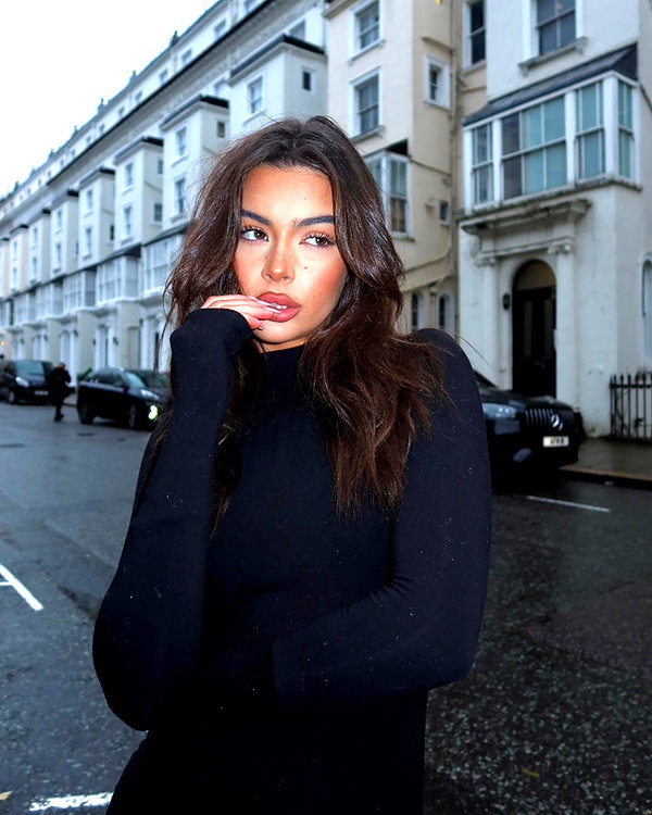 oliviaphillipps instagram image archive image