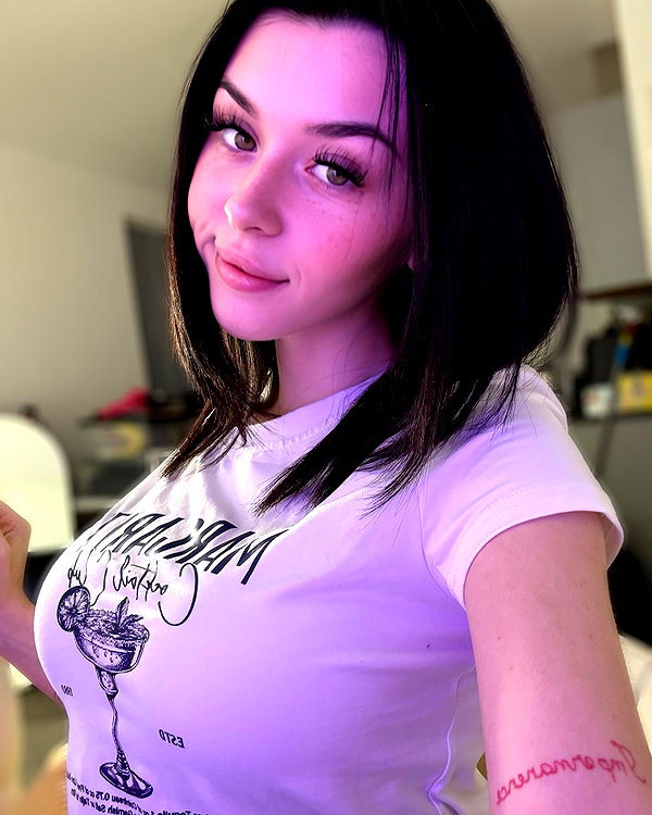 elerievans123 instagram image archive image