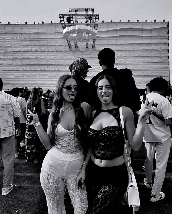 alma_ck_ instagram image archive image