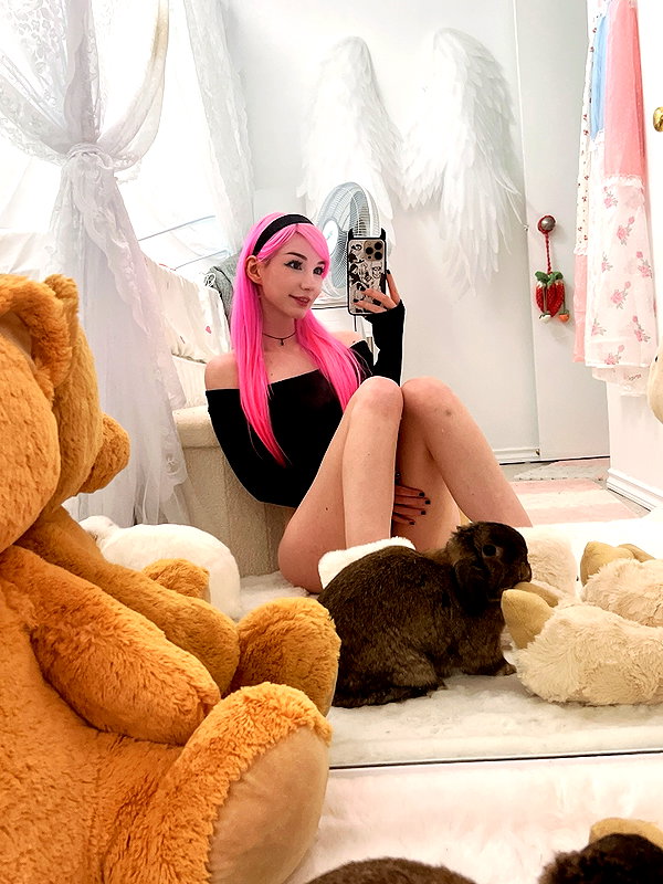 danielle.mercedie instagram image archive image