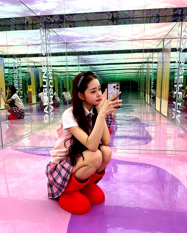 dear.zia instagram image archive image