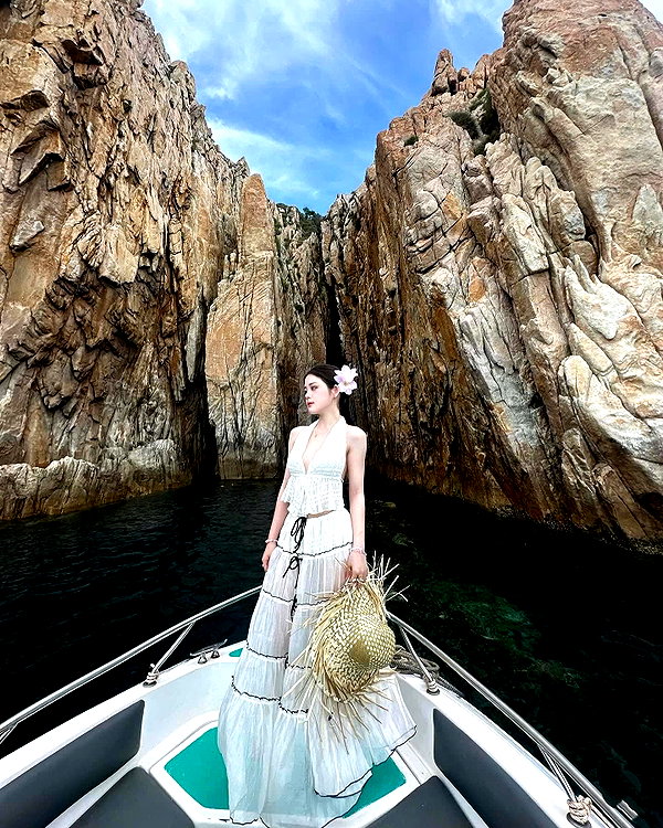 lyhythuedoxinh instagram image archive image