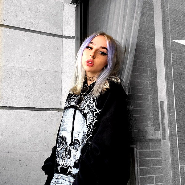 karin_orhov instagram image archive image