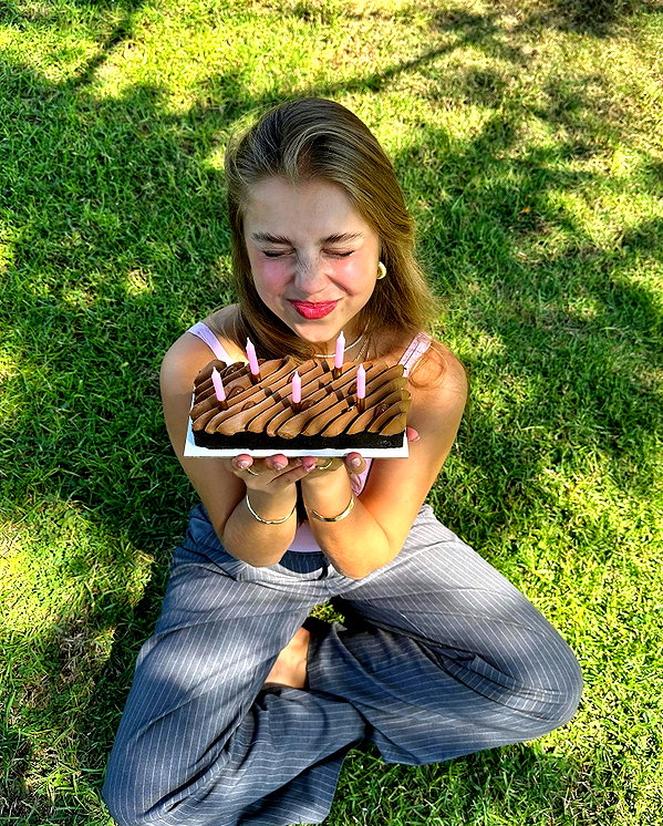 mishel_d_ instagram image archive image