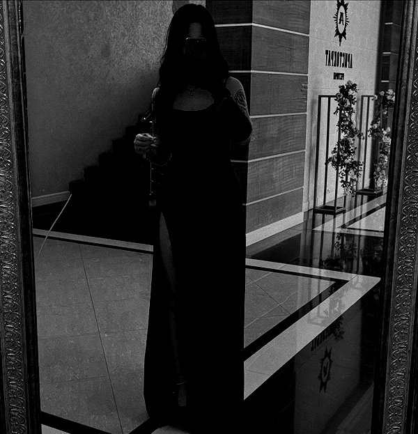llofreaki instagram image archive image