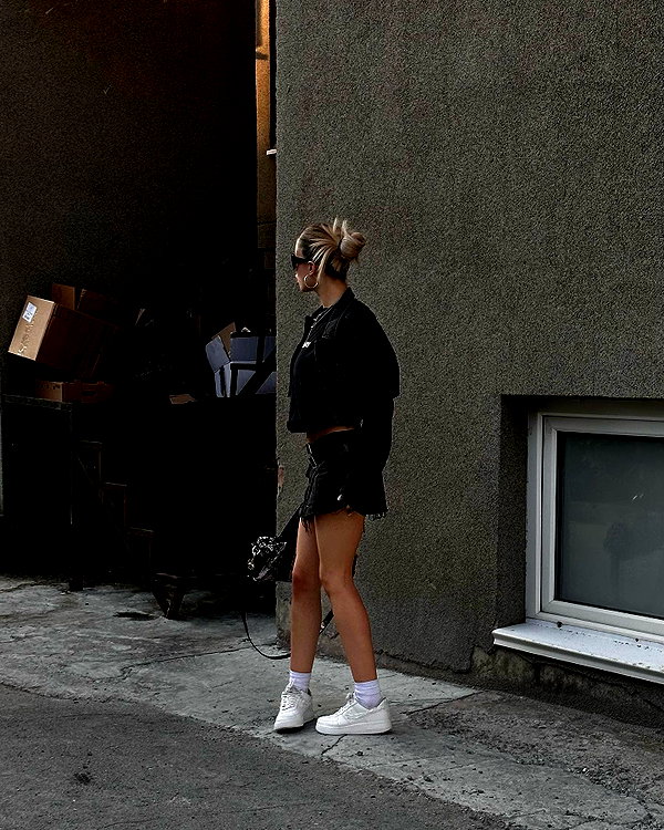 kkwwwv instagram image archive image