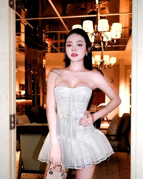 lyhythuedoxinh instagram image archive image