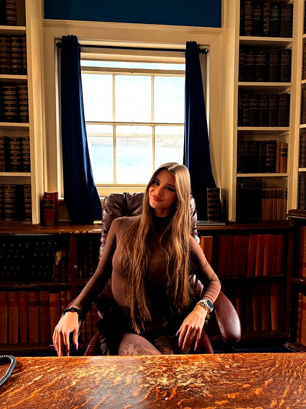 brookemonk instagram image archive image