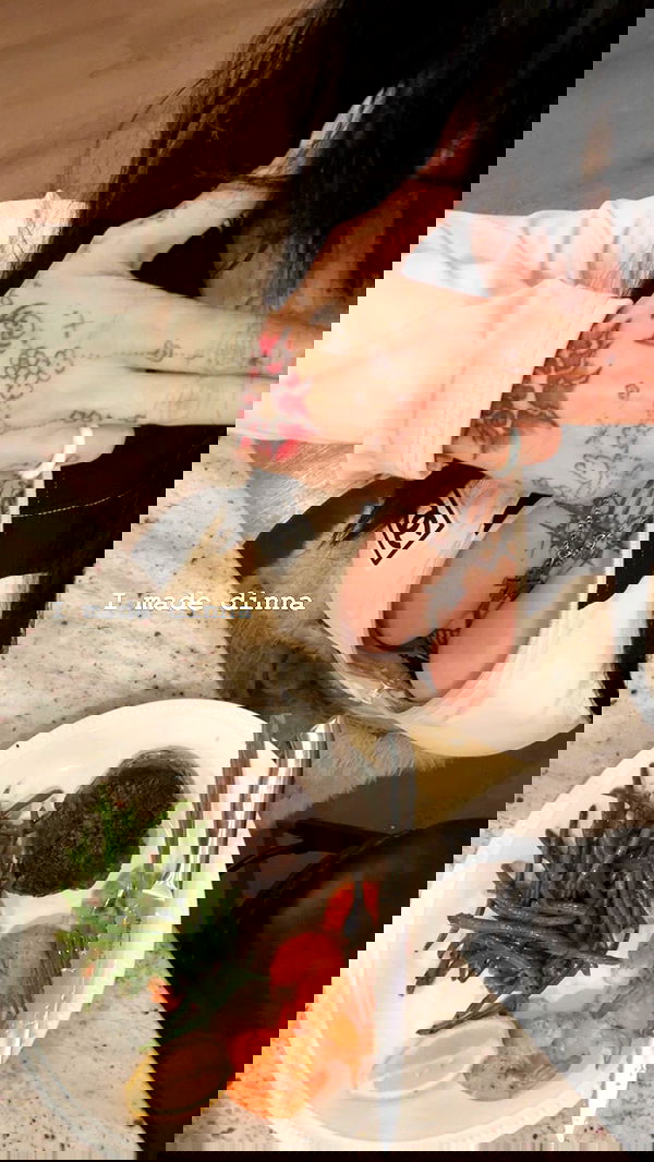 zommmbri zommmbri archive image