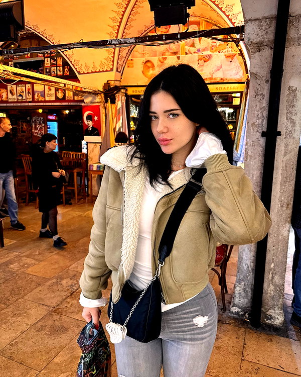 vanessa.rhd instagram image archive image