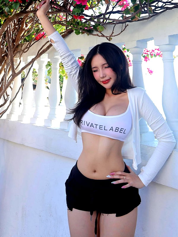 lyhythuedoxinh instagram image archive image