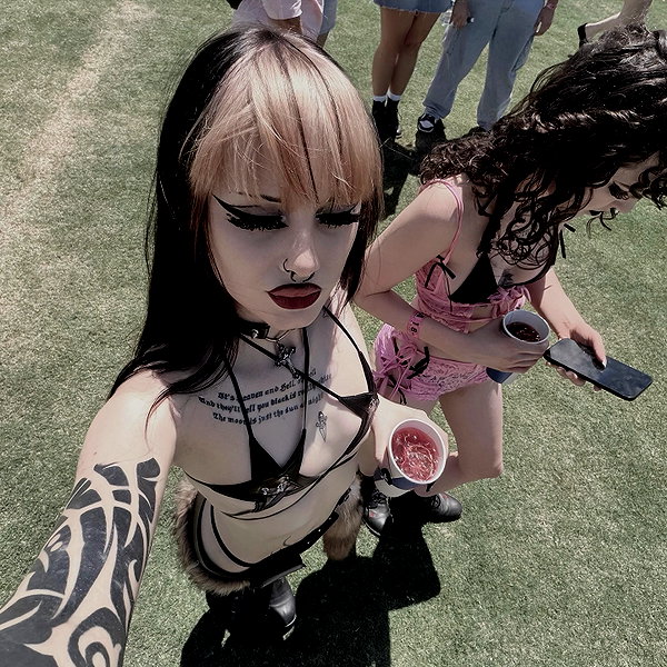 livindeadyaz instagram image archive image
