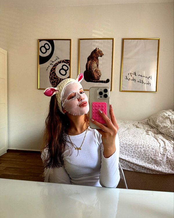 mishel_d_ instagram image archive image
