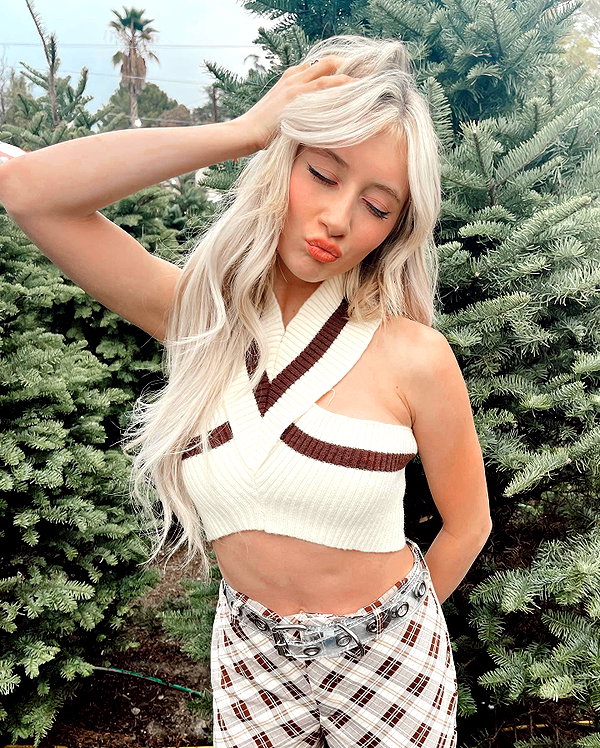 ellianawalmsley instagram image archive image