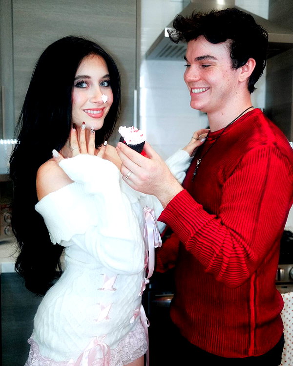 ellianawalmsley instagram image archive image