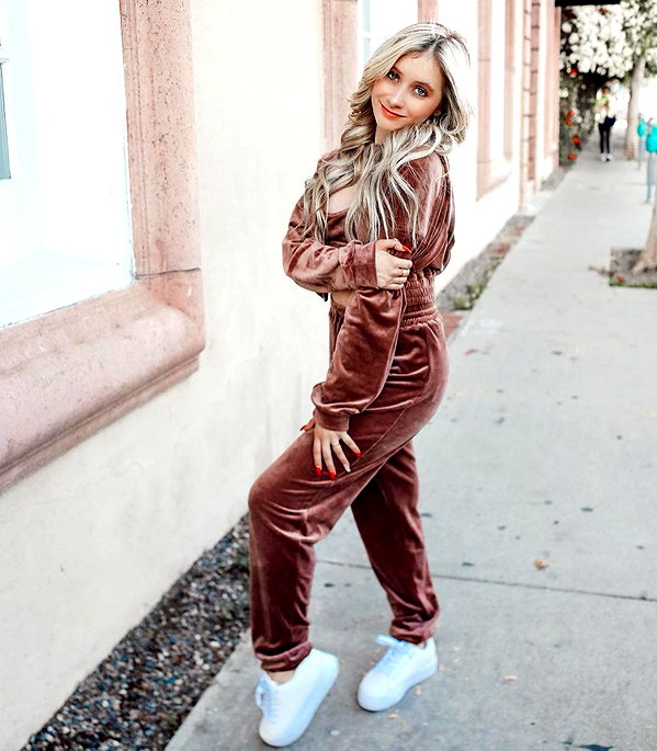 ellianawalmsley instagram image archive image