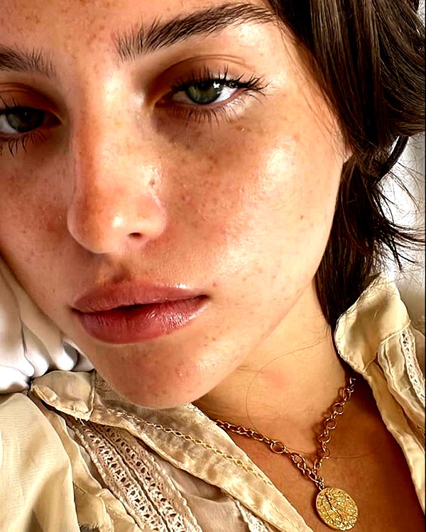 baddiesessence instagram image archive image