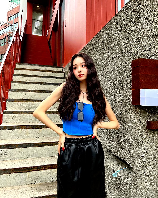 dear.zia instagram image archive image