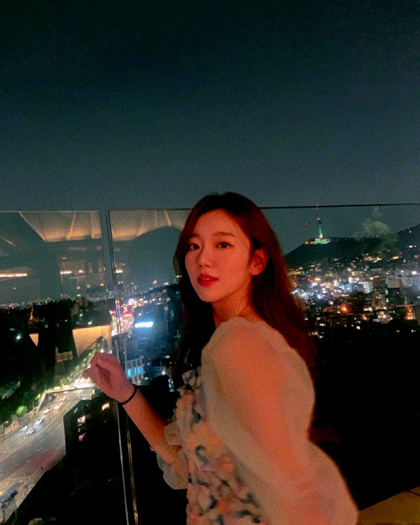hyeweon__ instagram image archive image