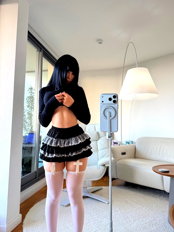 nicoleponyxo instagram image archive image