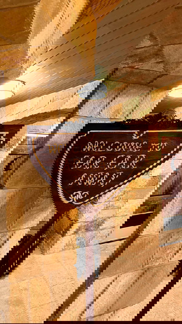 sydney_sweeney image ~ Altpins