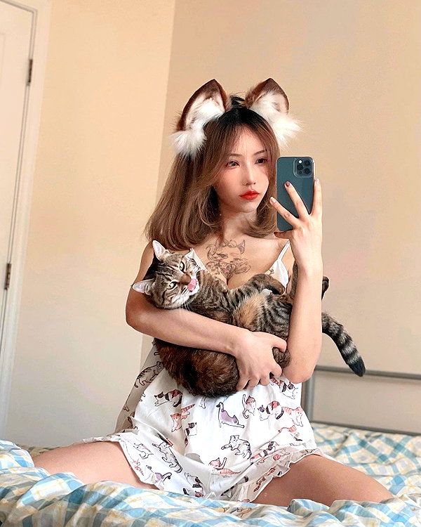 rakukoo instagram image archive image