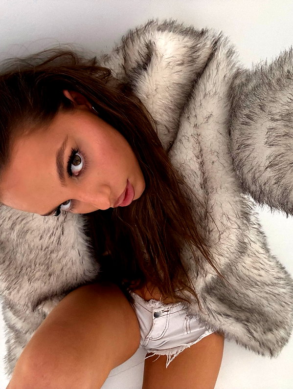 ariana_vomi instagram image archive image
