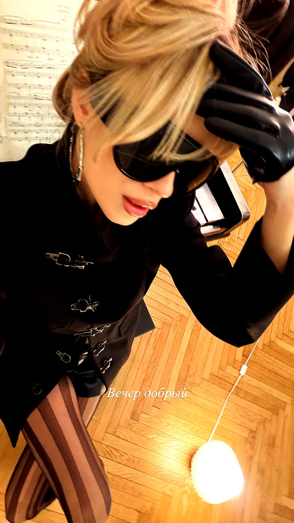 kkwwwv instagram image archive image