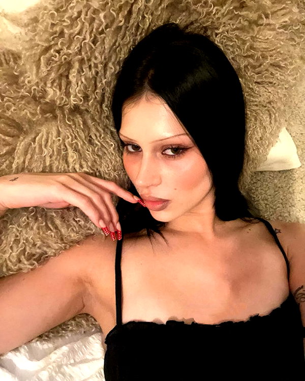 karolinaawasik instagram image archive image