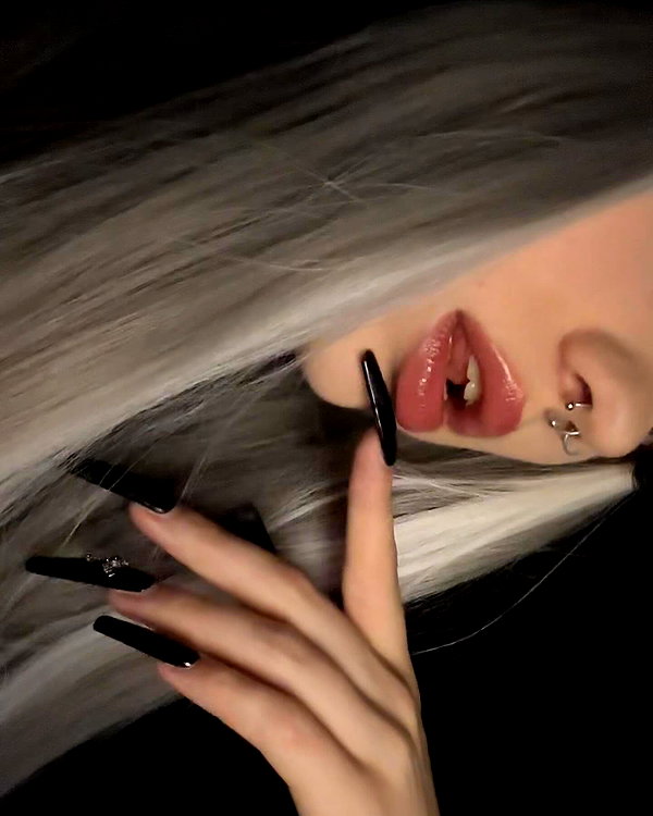 _roniira instagram image archive image