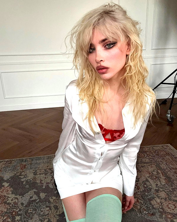 alien.hanna instagram image archive image
