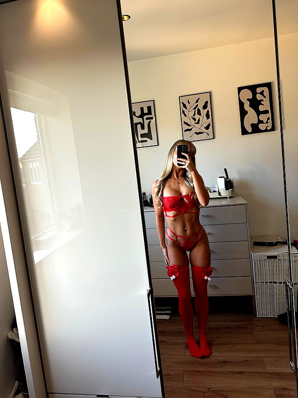 rhiannonbluee instagram image archive image