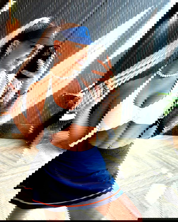 itshayleydavies itshayleydavies archive image