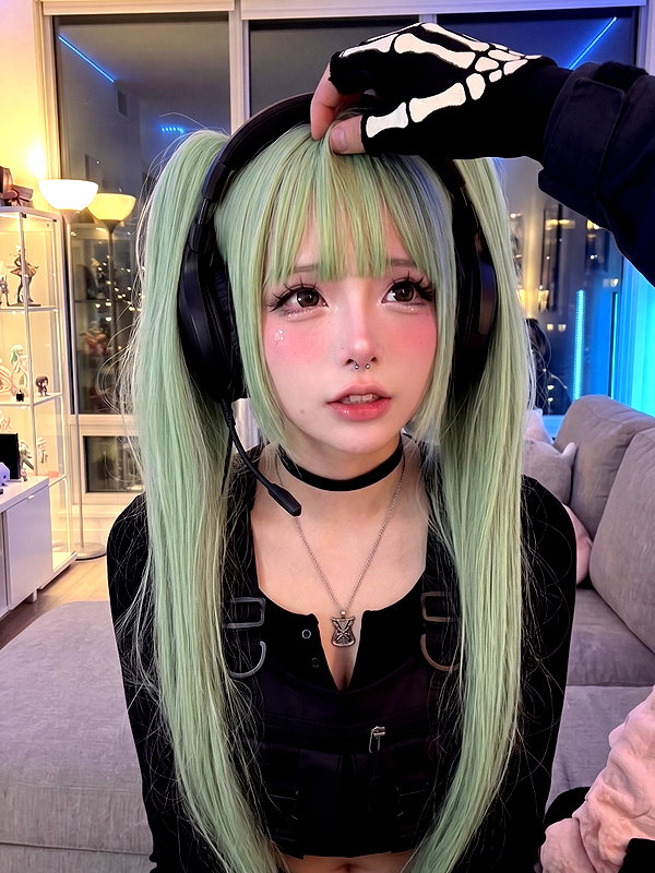 waifufaee instagram image archive image