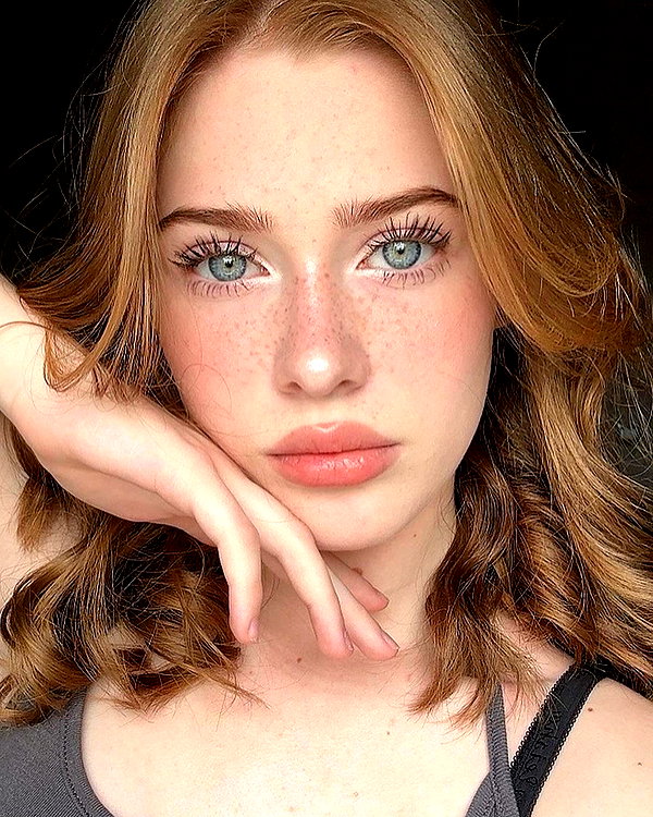 baddiesessence instagram image archive image