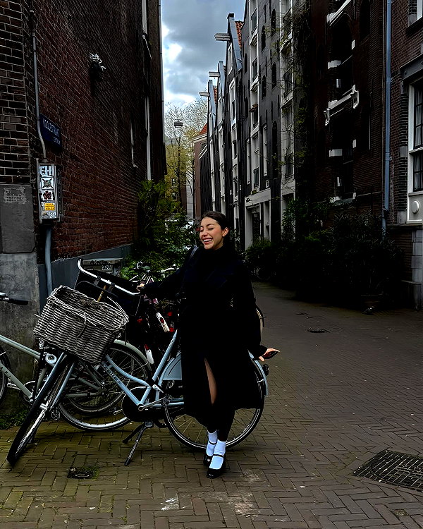 ruth_chavarri instagram image archive image