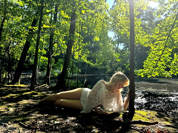 v.qx instagram image archive image