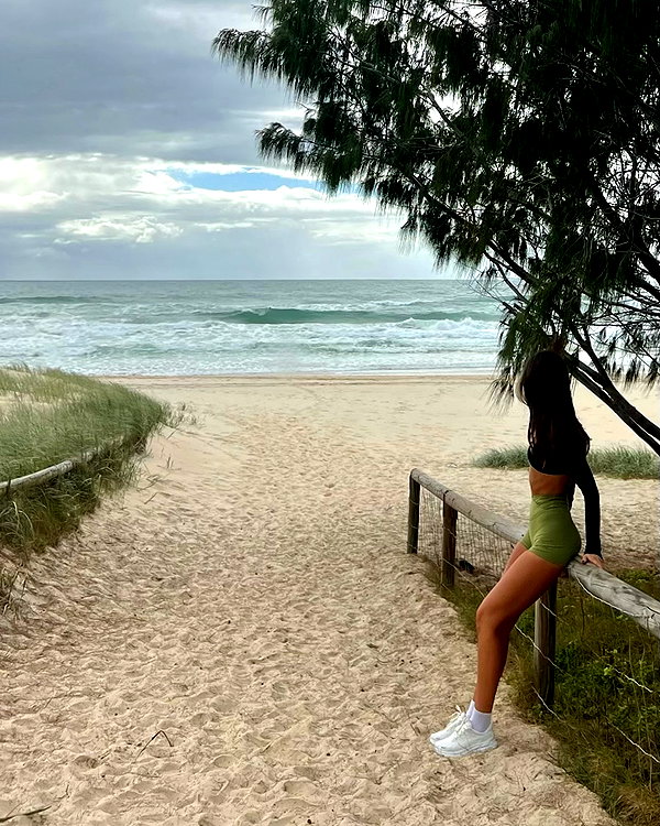 olivia.mathers instagram image archive image
