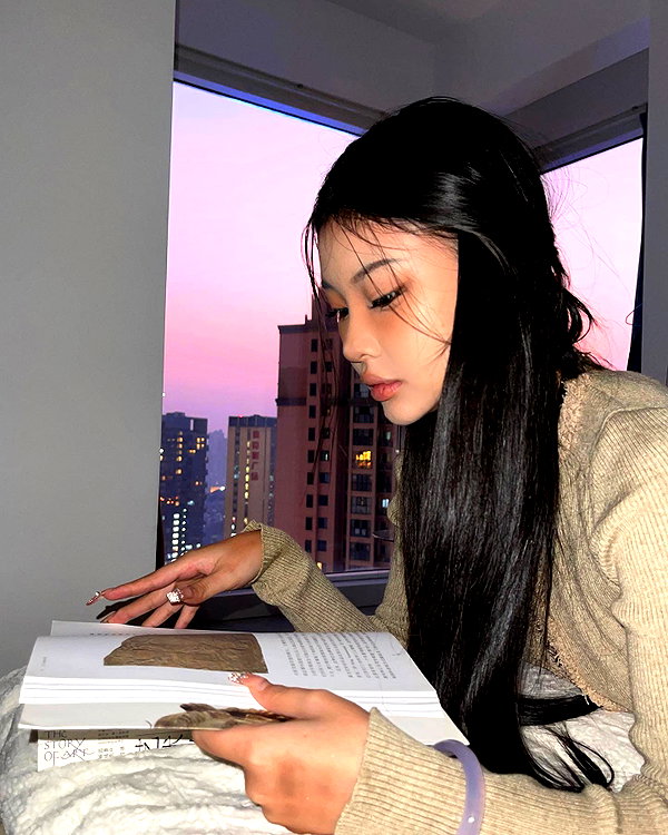 ll.lu1s instagram image archive image