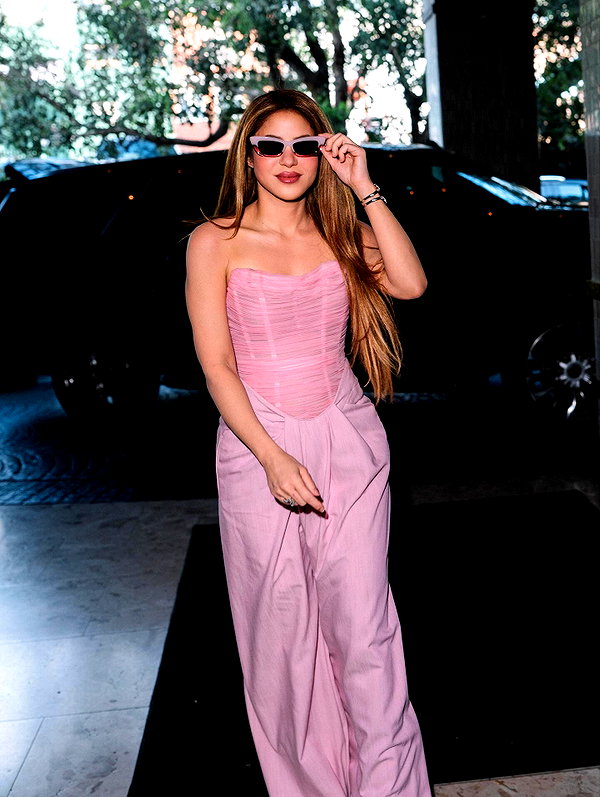 shakira instagram image archive image