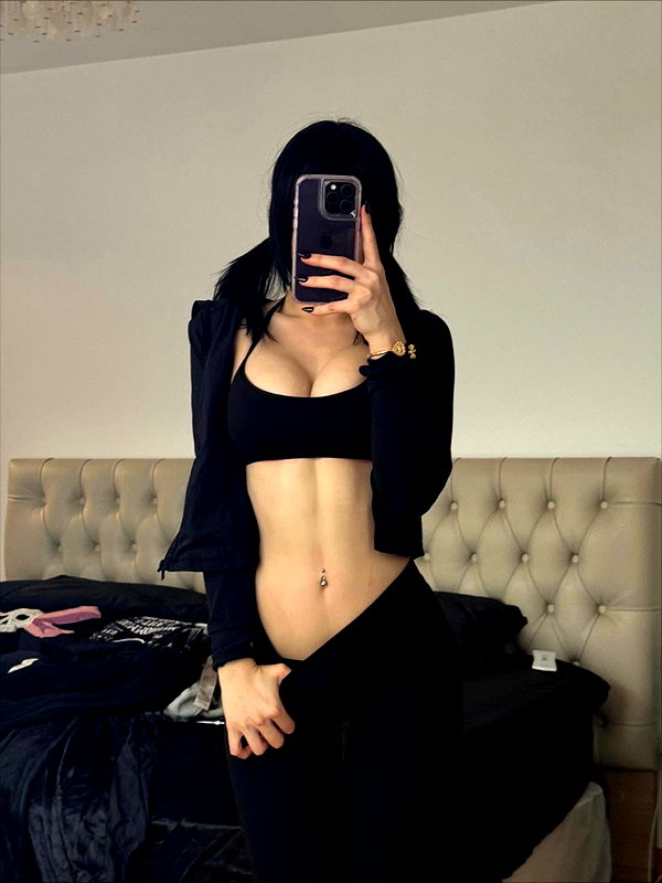 nicoleponyxo instagram image archive image