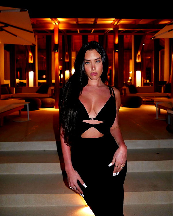 staskaranikolaou instagram image archive image