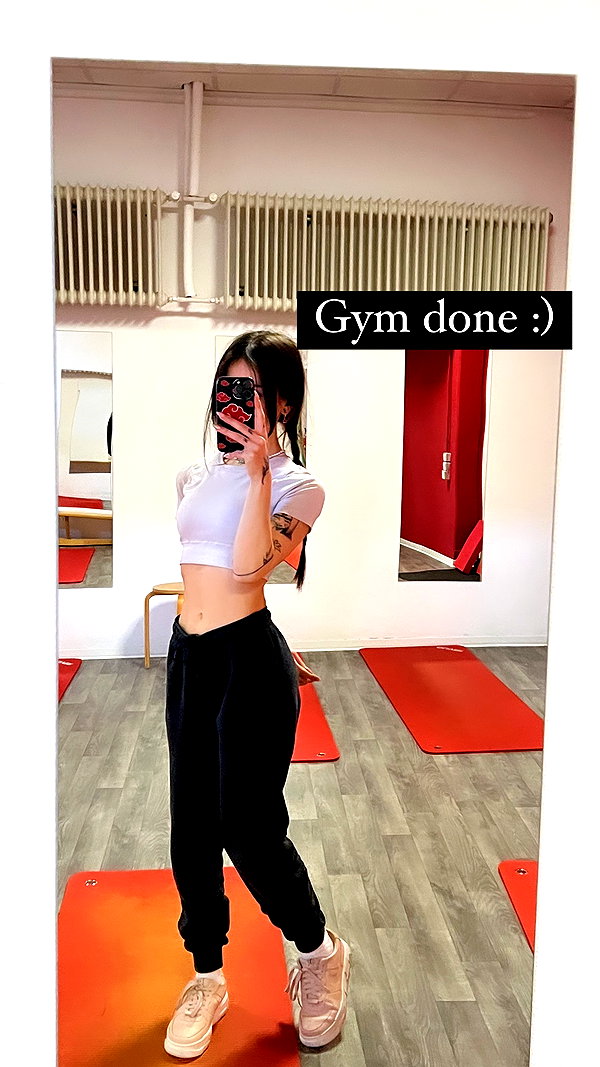 cata.leyah instagram image archive image