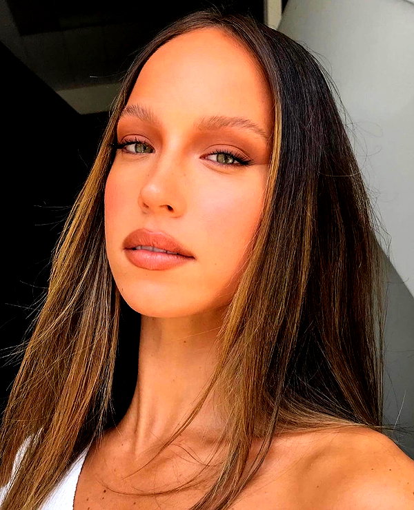 olivia.mathers instagram image archive image