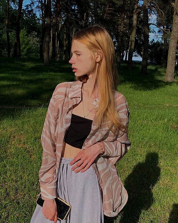 alisen.mari instagram image archive image