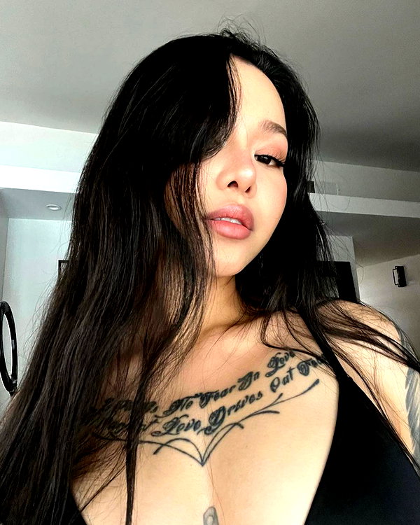 baddiesessence instagram image archive image