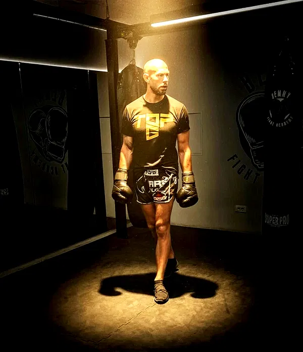 tateauraa tateauraa archive image