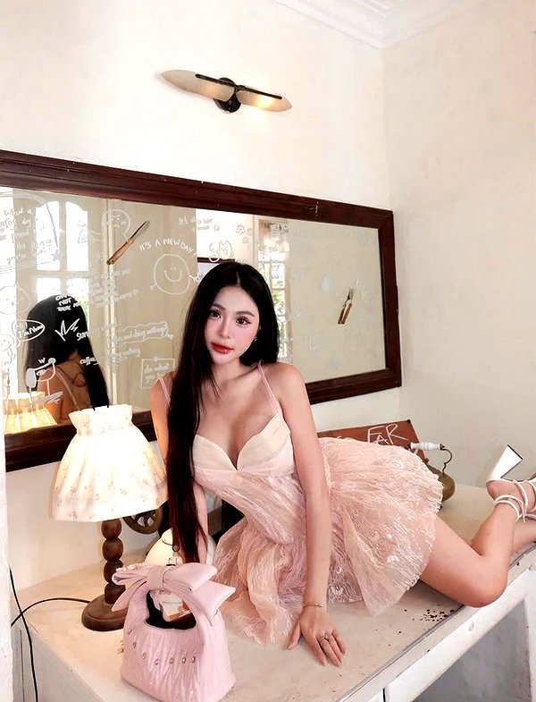 lyhythuedoxinh instagram image archive image